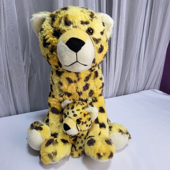 National Geographic Cheetah Spotted Momma Cat and Baby Stuffed Plush Animal Toy - Picture 12 of 14
